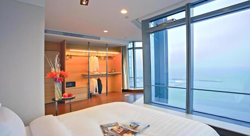Grand Madison Qingdao Harbour-View Central（Former Qingdao Farglory Hotel） Eksteriør bilde